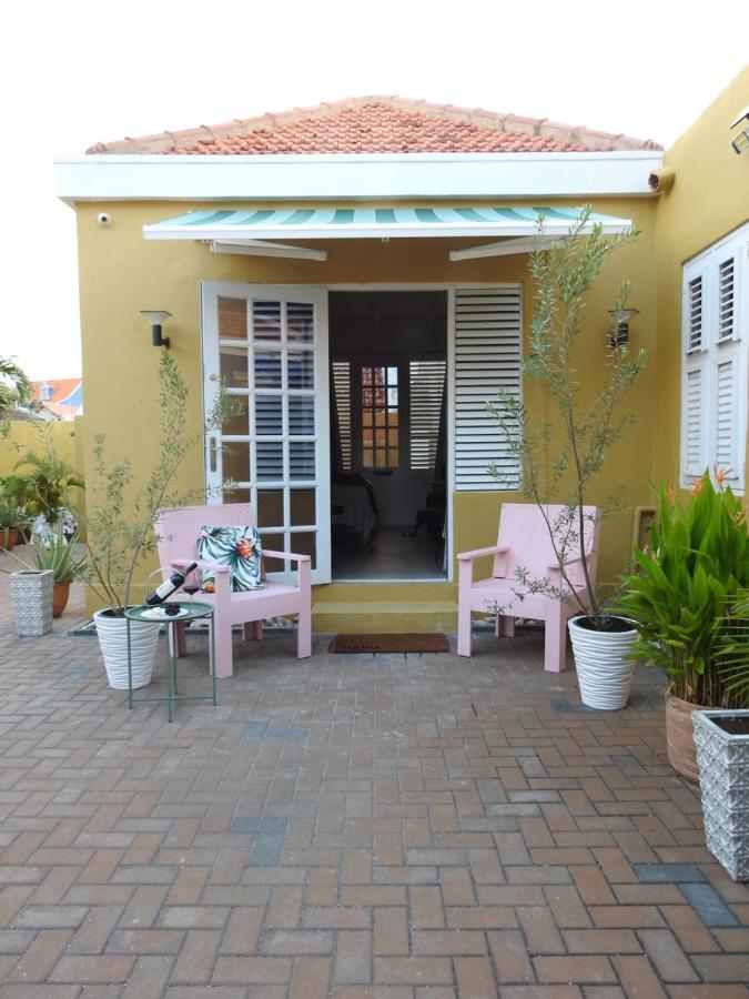 Historic Building The Palm Backyard Studio-Apartment Willemstad, Curacao Feel Home Away From Home Kültér fotó